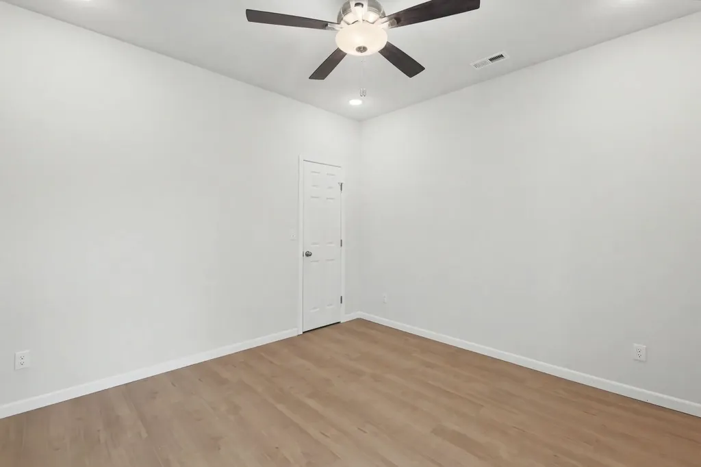 423 S All Halllows Wichita KS 67213