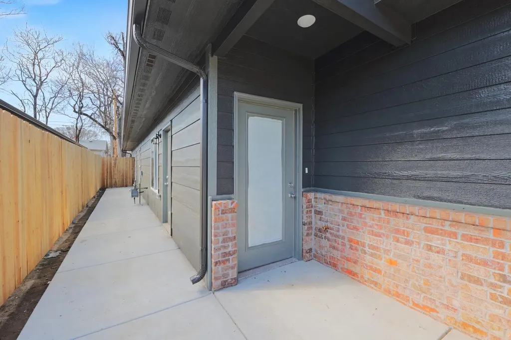 423 S All Halllows Wichita KS 67213