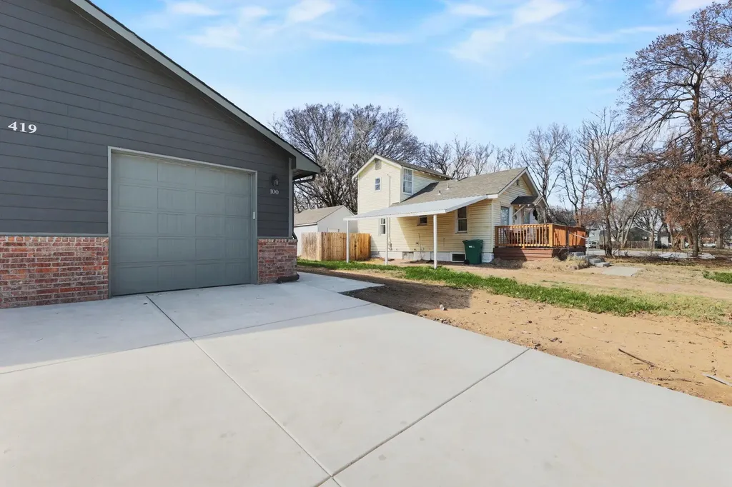 423 S All Halllows Wichita KS 67213