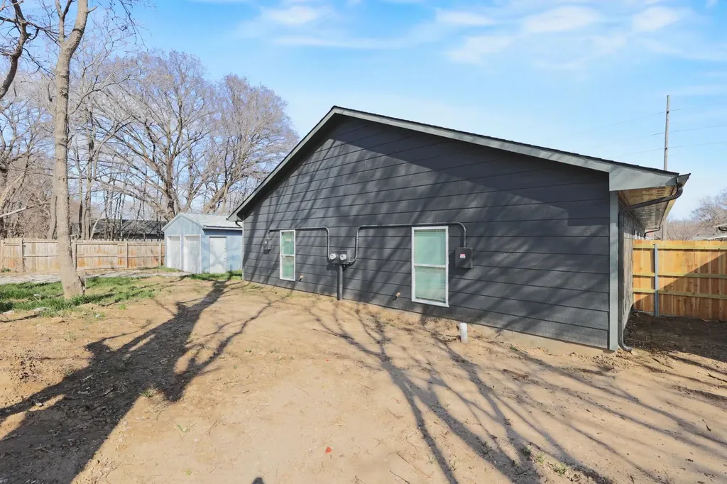 423 S All Halllows Wichita KS 67213