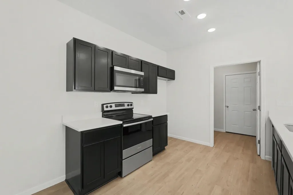 423 S All Halllows Wichita KS 67213