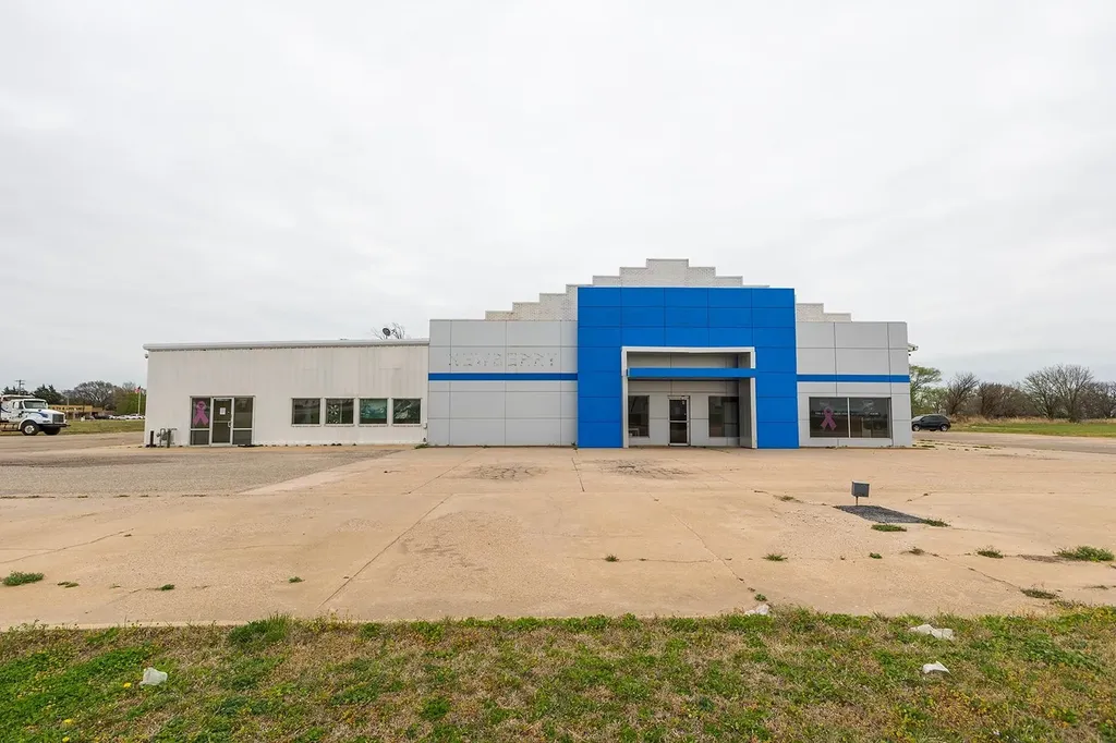 890 N Highway Harper KS 67058