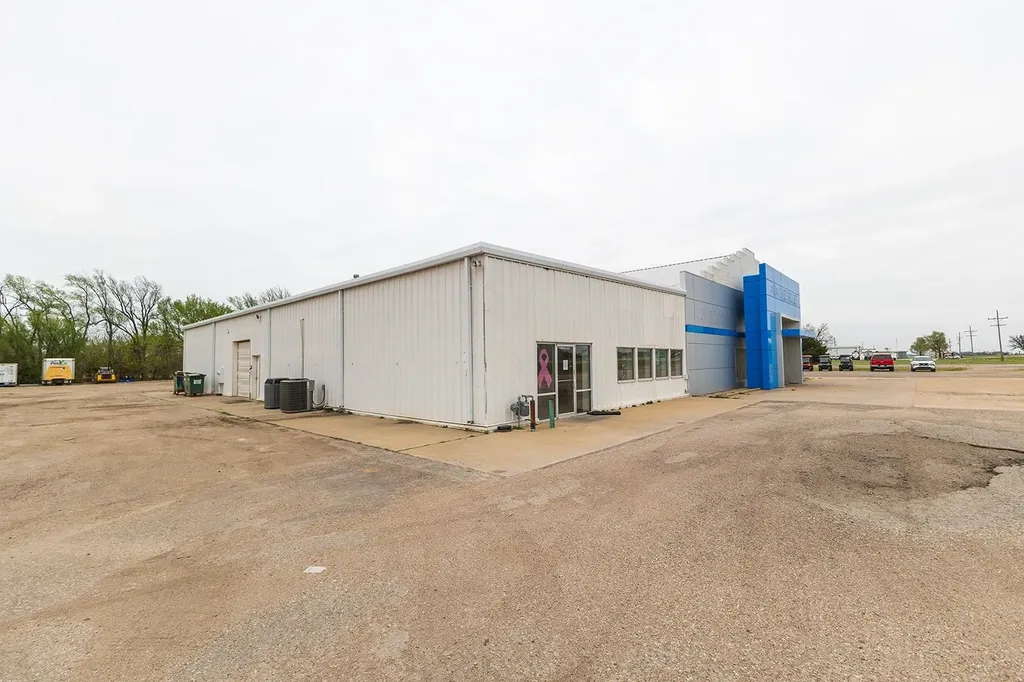 890 N Highway Harper KS 67058