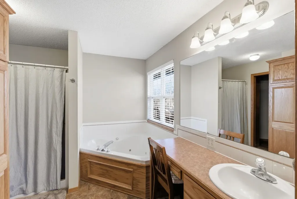 807 N Linden Lane Derby KS 67037