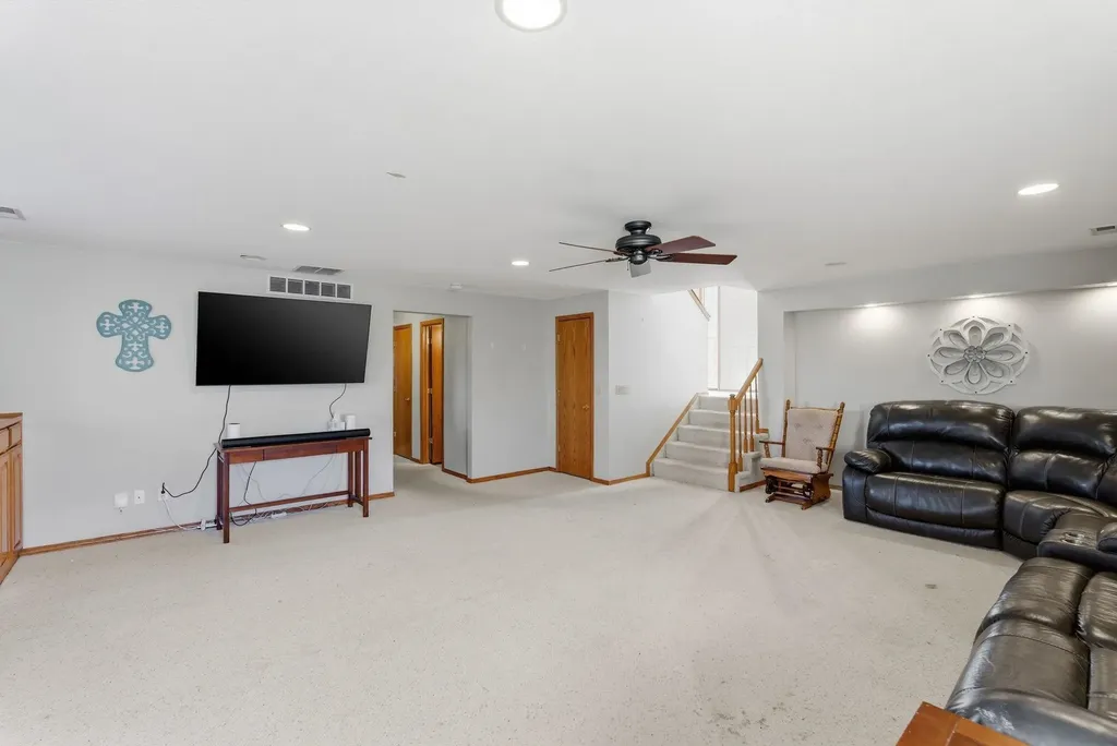807 N Linden Lane Derby KS 67037