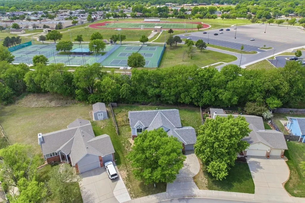 807 N Linden Lane Derby KS 67037