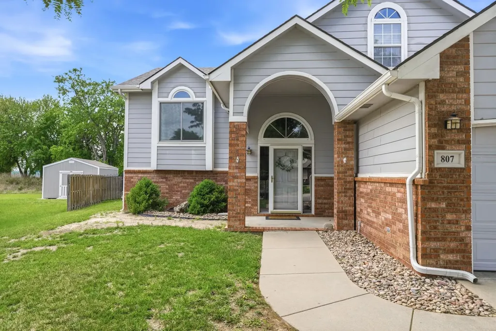 807 N Linden Lane Derby KS 67037