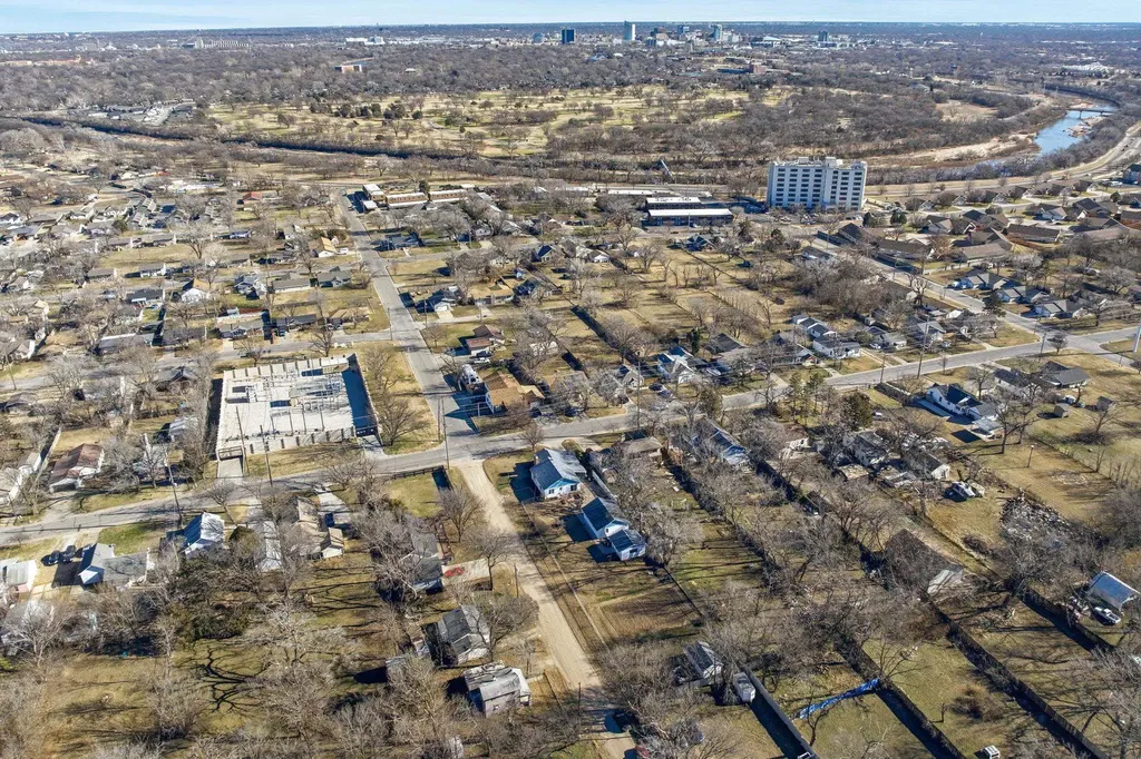 2918 W 10th Street N Wichita KS 67203