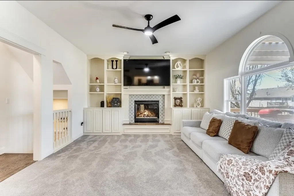 823 S Surrey Lane Maize KS 67101