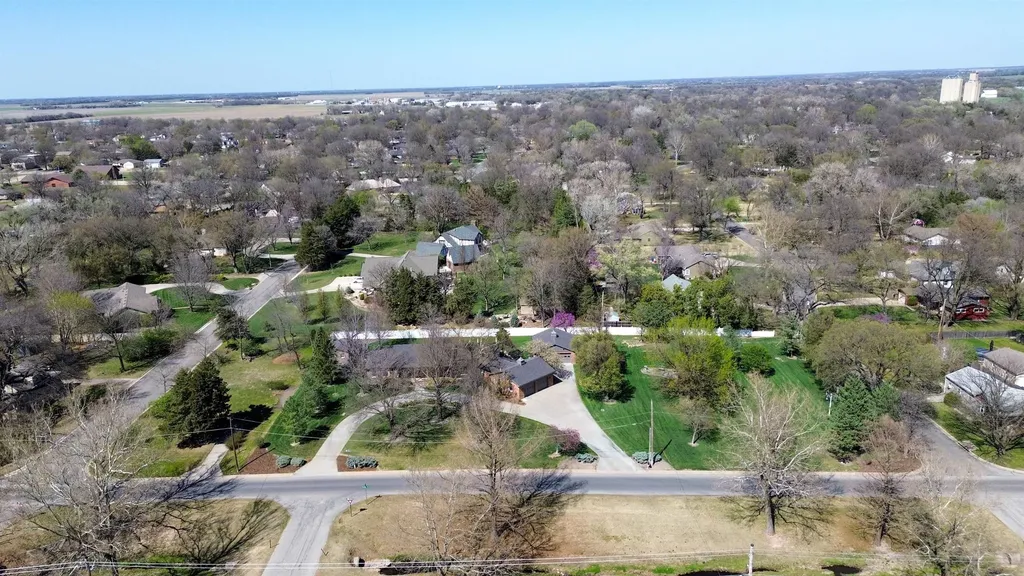 514 W 12th Street Newton KS 67114