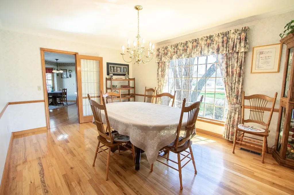 514 W 12th Street Newton KS 67114