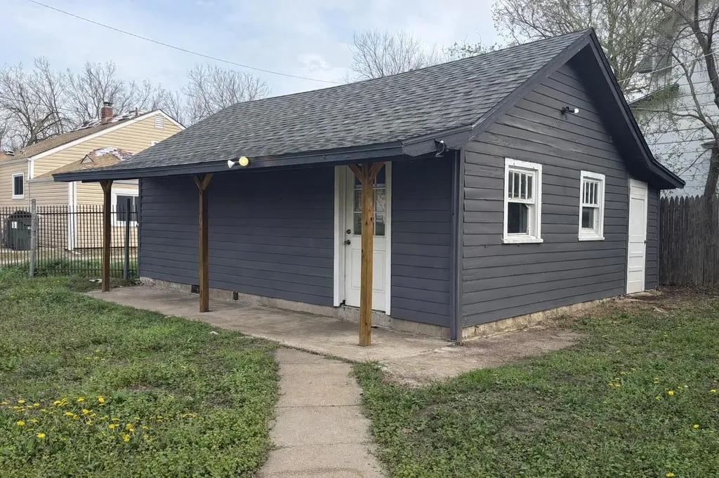 428 N Meridian Avenue Wichita KS 67203
