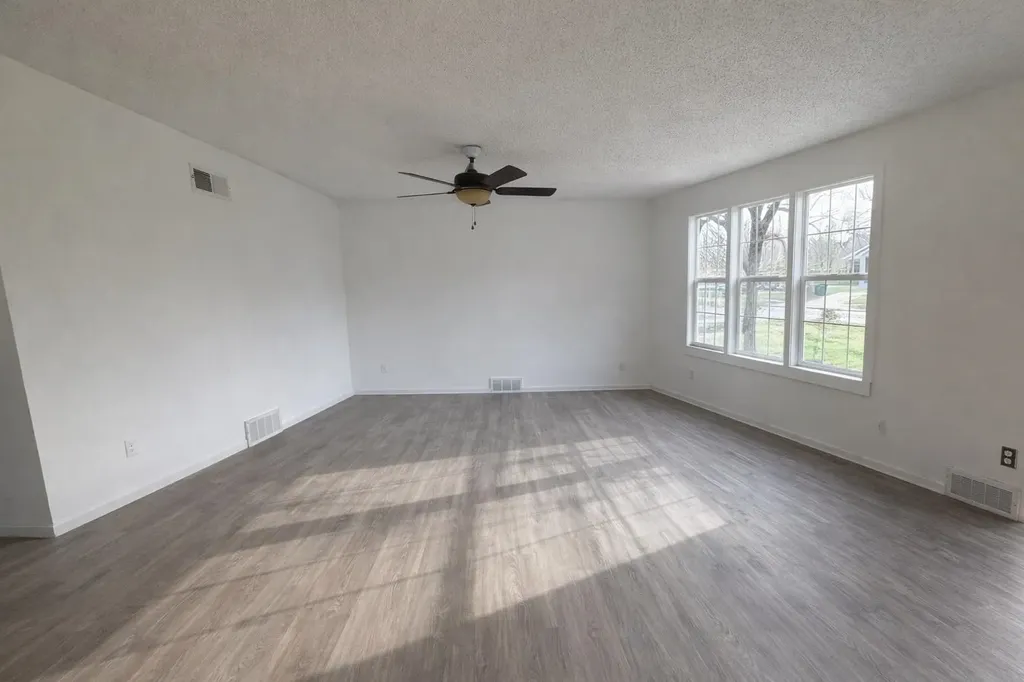 428 N Meridian Avenue Wichita KS 67203