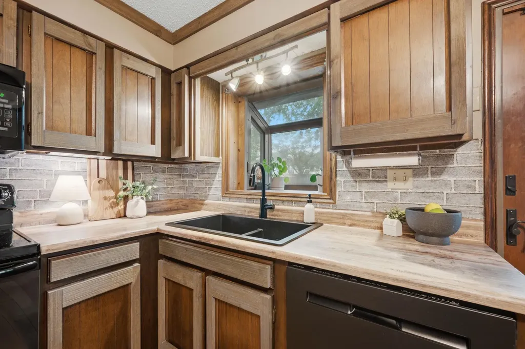 1 Valley View Drive Goddard KS 67052