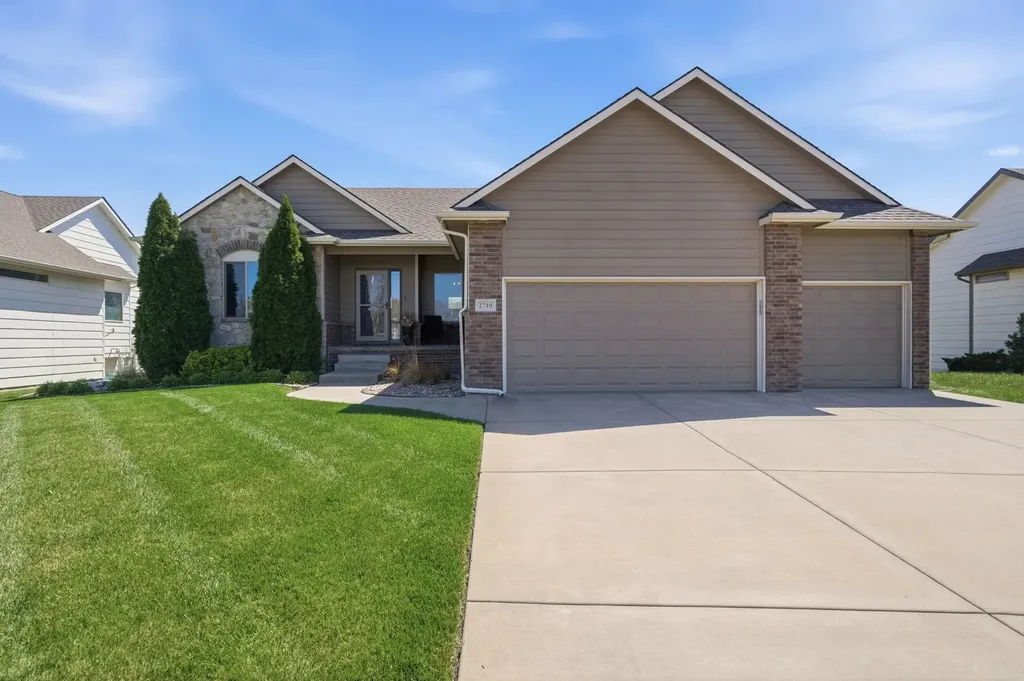 2710 N Woodridge Street Wichita KS 67226