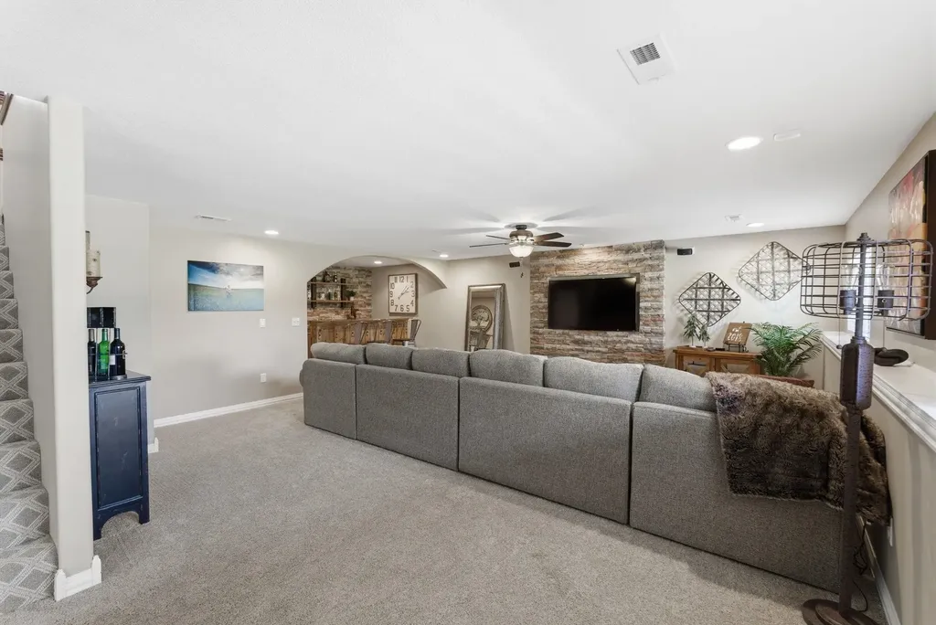 2710 N Woodridge Street Wichita KS 67226