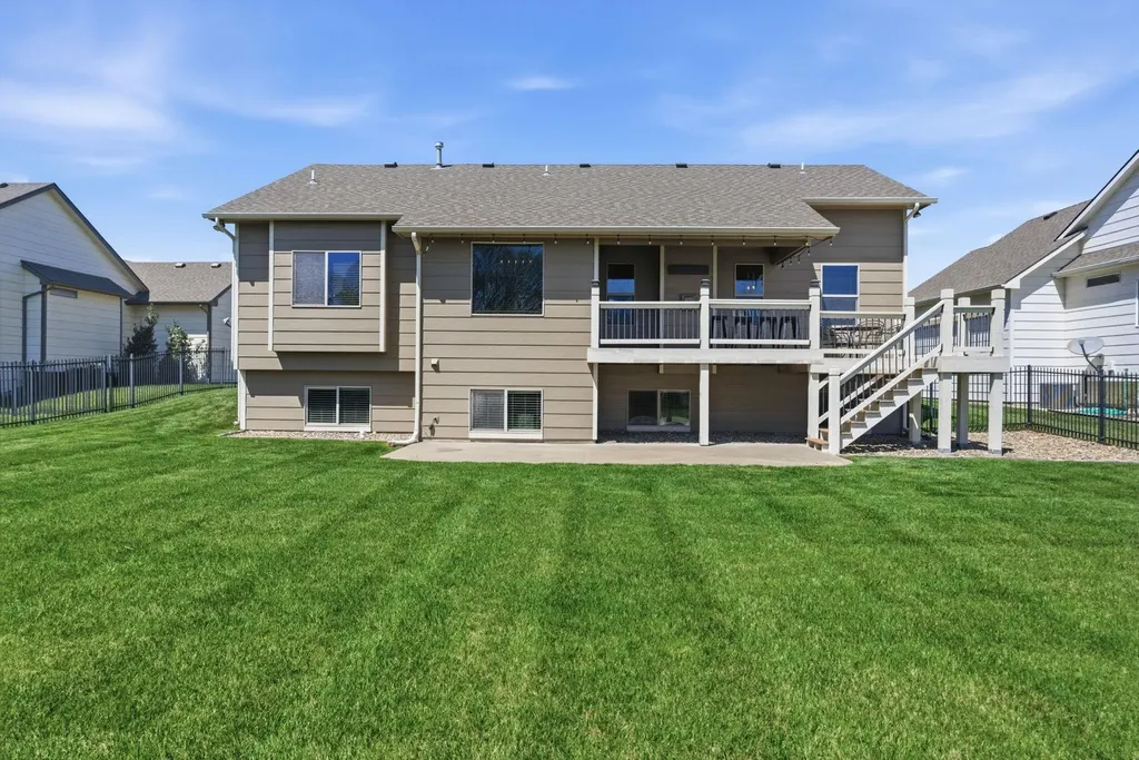 2710 N Woodridge Street Wichita KS 67226