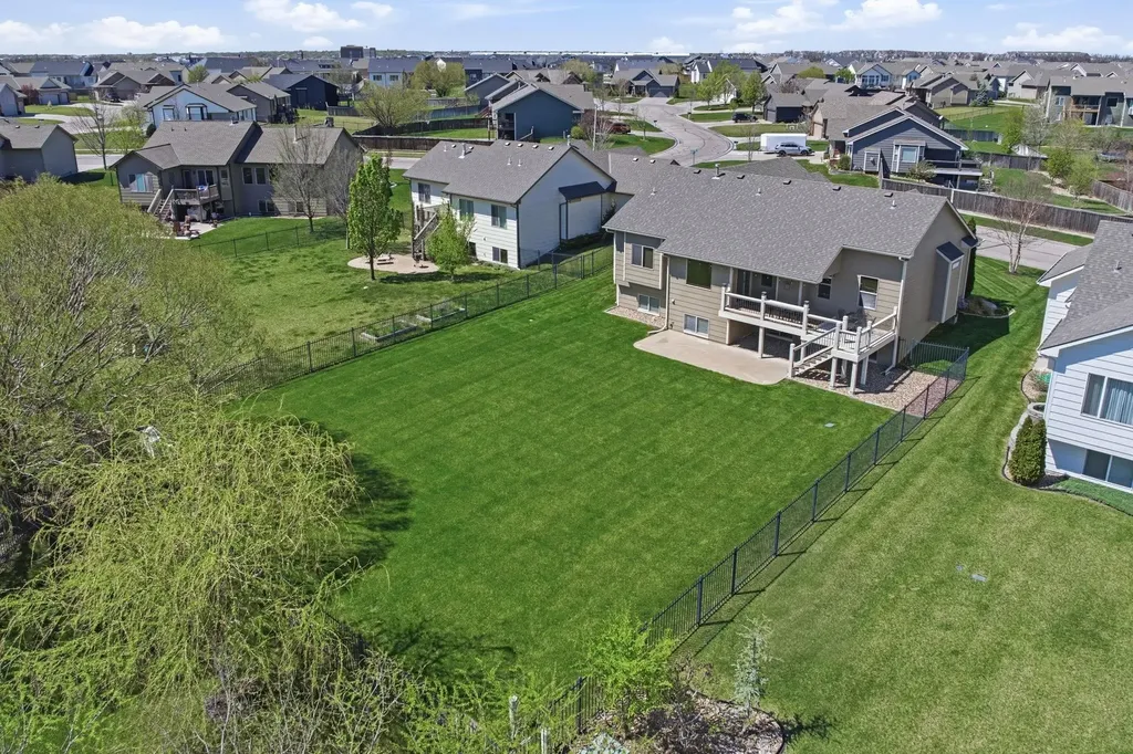 2710 N Woodridge Street Wichita KS 67226