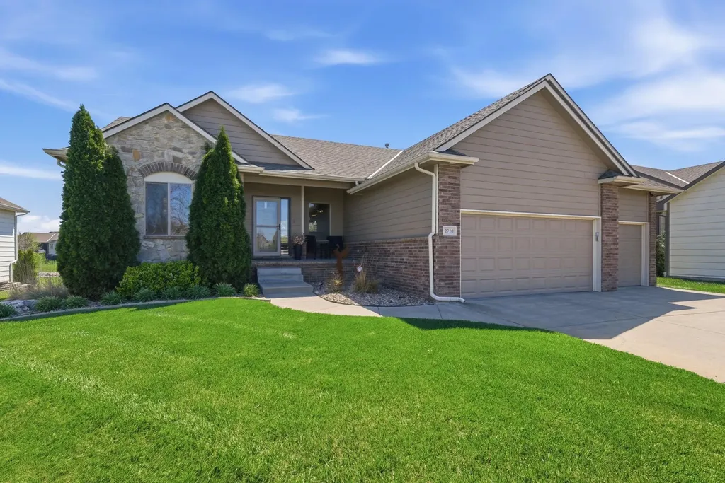 2710 N Woodridge Street Wichita KS 67226