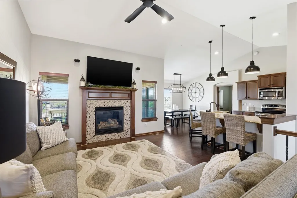 2710 N Woodridge Street Wichita KS 67226
