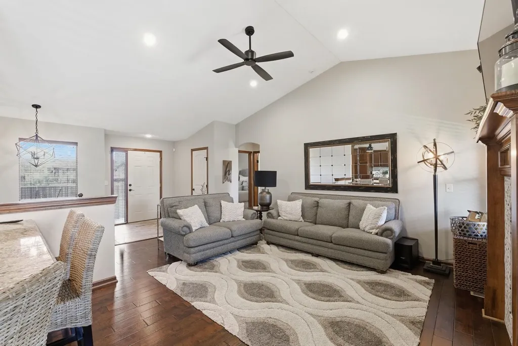 2710 N Woodridge Street Wichita KS 67226