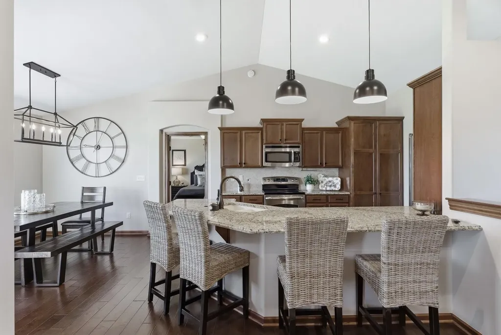 2710 N Woodridge Street Wichita KS 67226