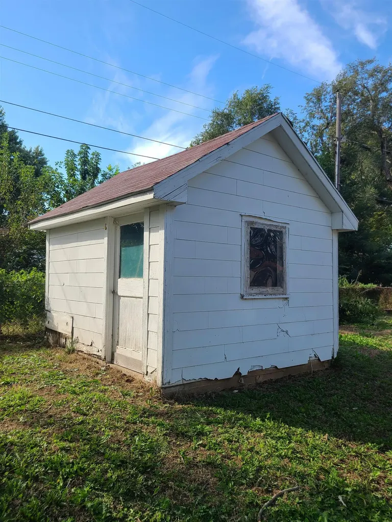 1035 N Georgie Derby KS 67037