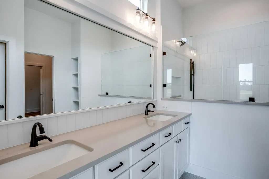 3437 S Linden Wichita KS 67210