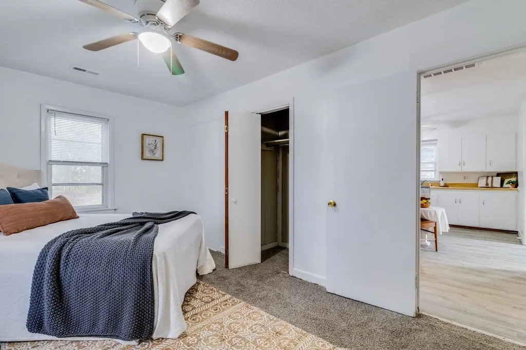 1524 E 12th Street Newton KS 67114