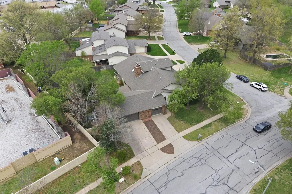 10103 W Alamo Wichita KS 67212