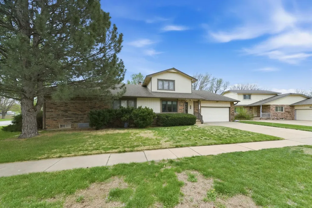 10103 W Alamo Wichita KS 67212