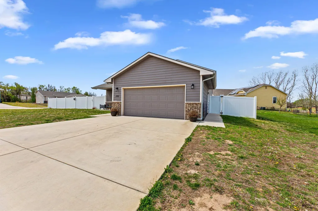 1321 Westover Lane Hesston KS 67062