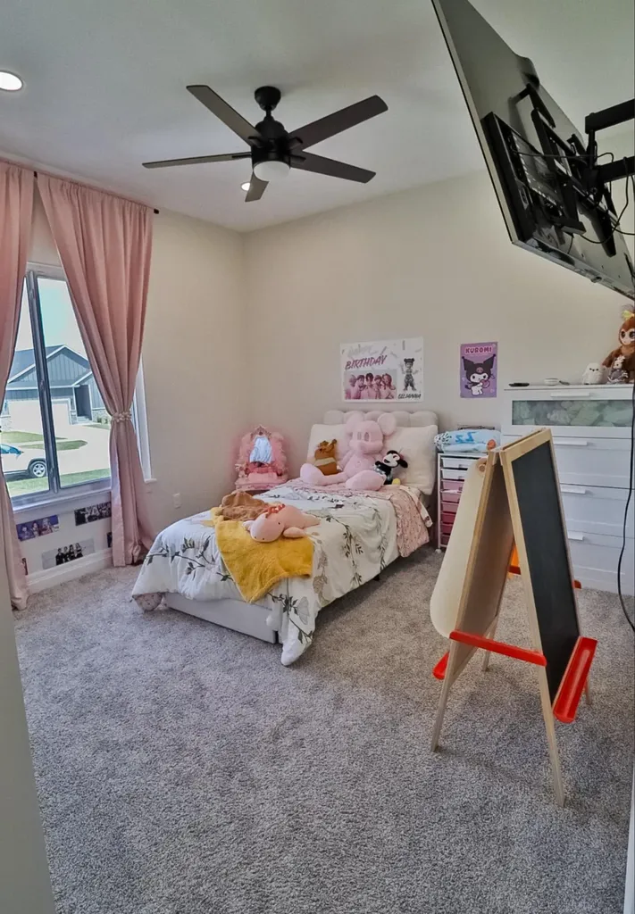 5247 N Cambridge Street Bel Aire KS 67226