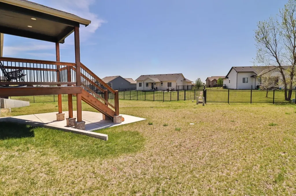 5247 N Cambridge Street Bel Aire KS 67226