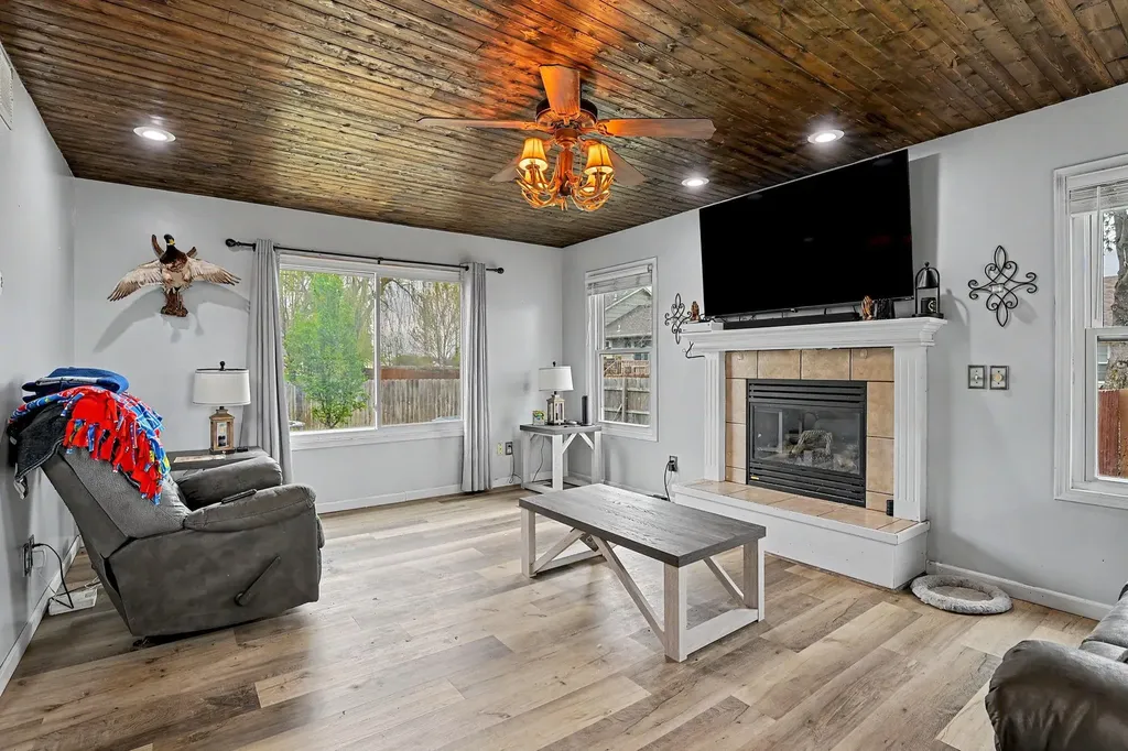 2712 Rushwood Drive Augusta KS 67010