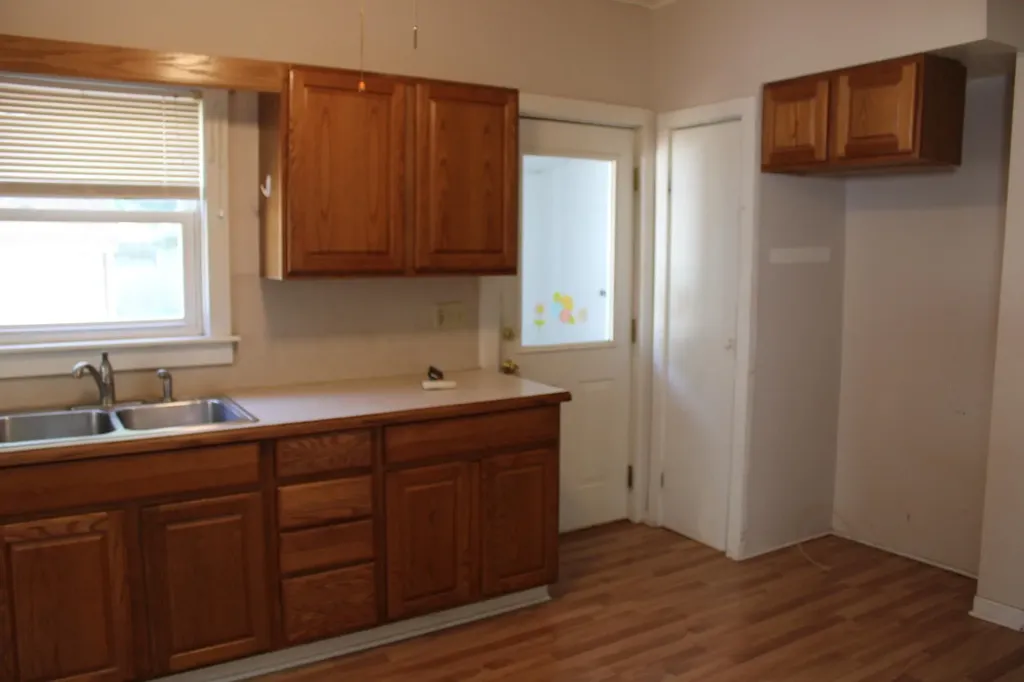 710 E 14th Avenue Winfield KS 67156