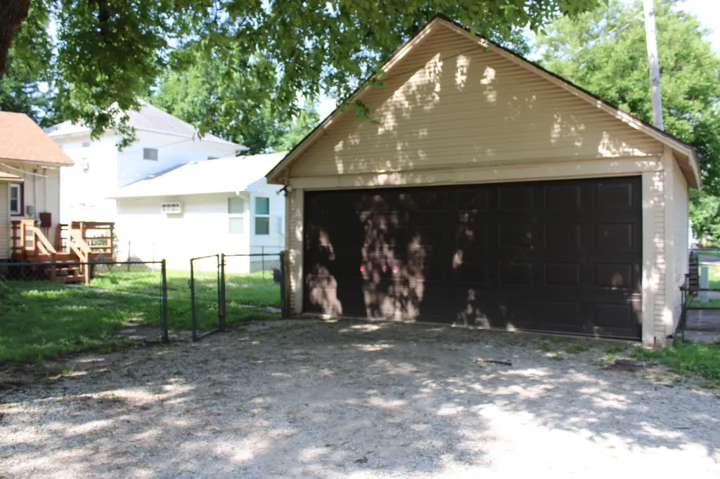 710 E 14th Avenue Winfield KS 67156