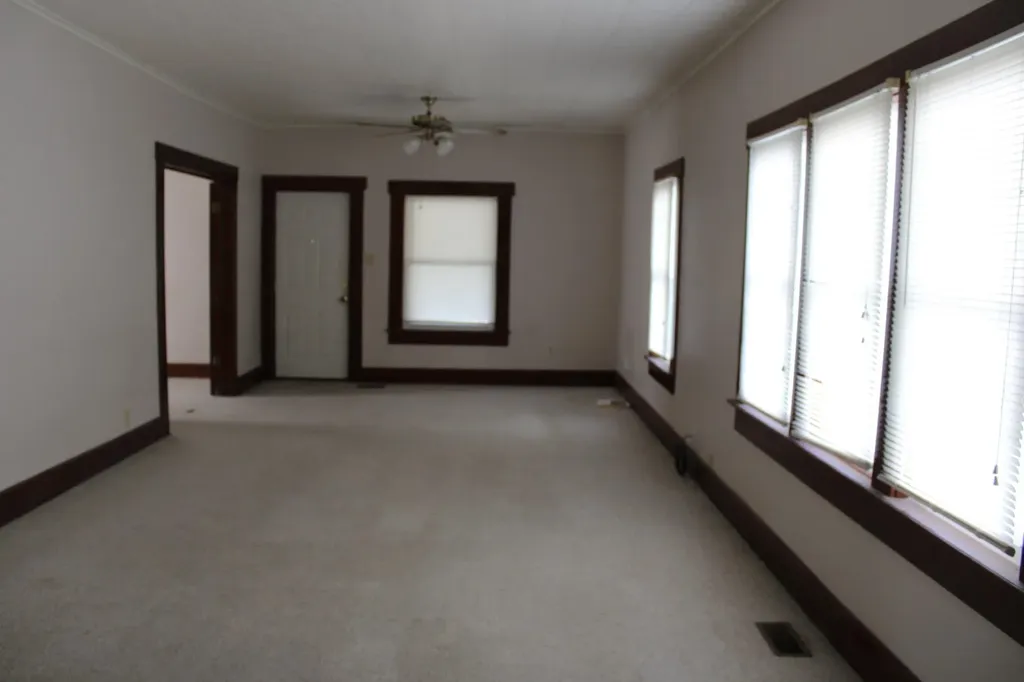 710 E 14th Avenue Winfield KS 67156