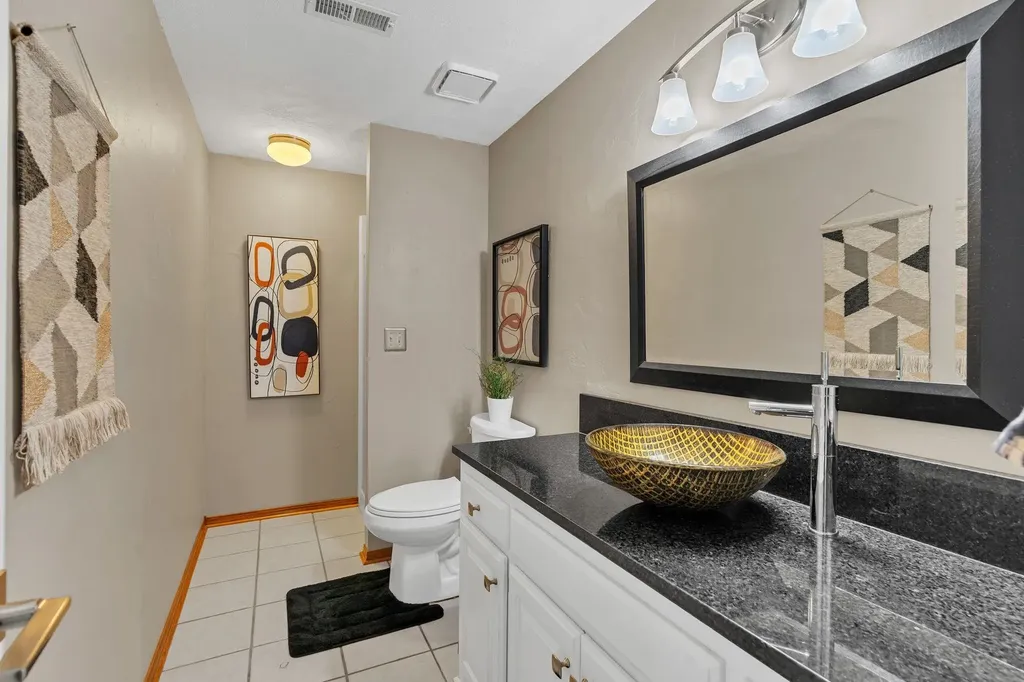 2522 N High Point Circle Wichita KS 67205
