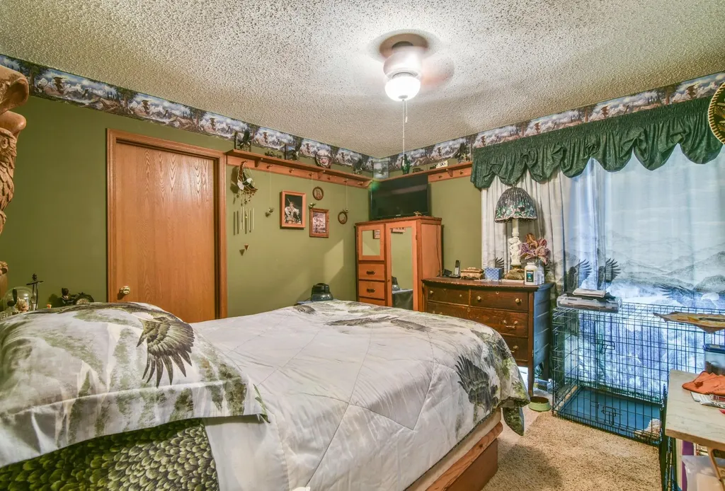 1107 Monroe Harper KS 67058