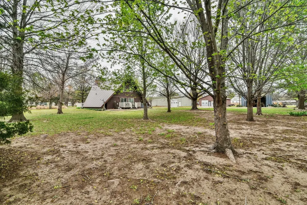 1107 Monroe Harper KS 67058