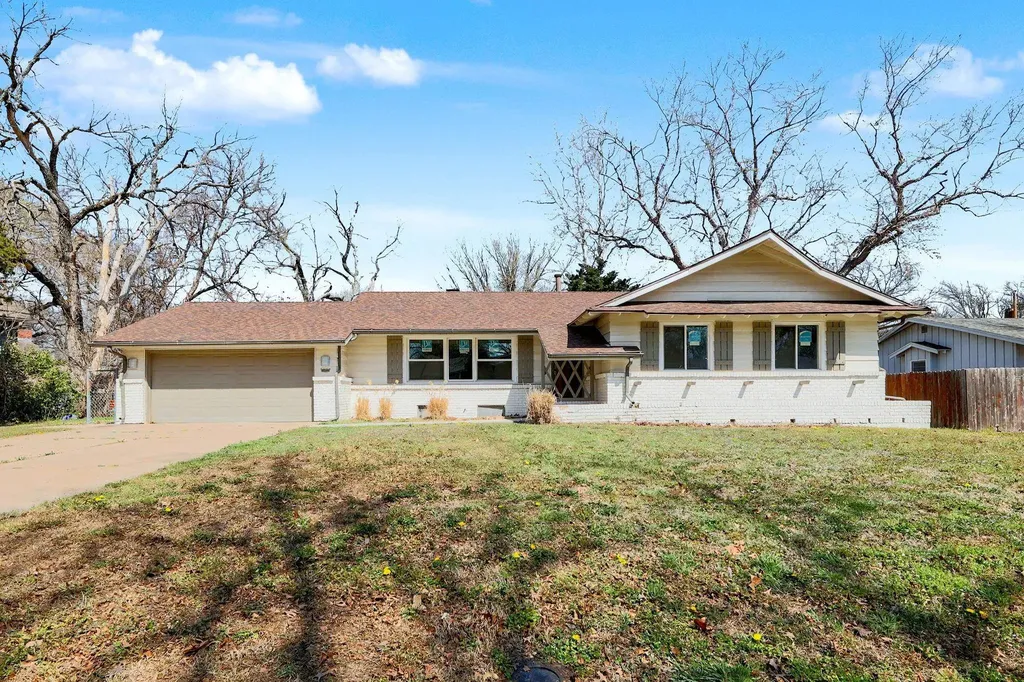 8026 E Morningside Street Wichita KS 67207