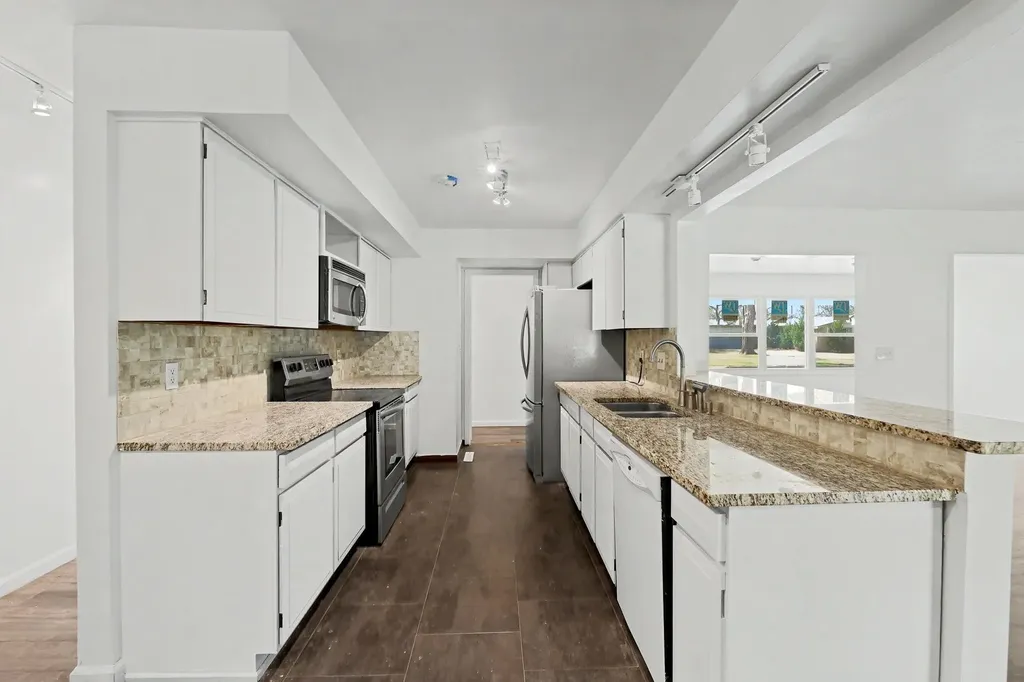8026 E Morningside Street Wichita KS 67207