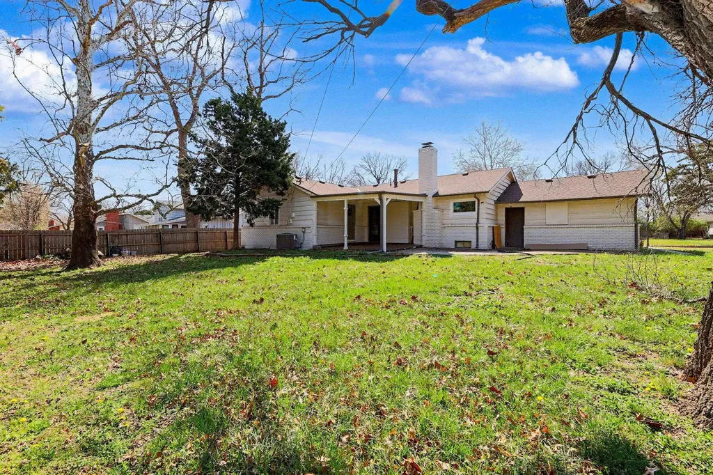 8026 E Morningside Street Wichita KS 67207