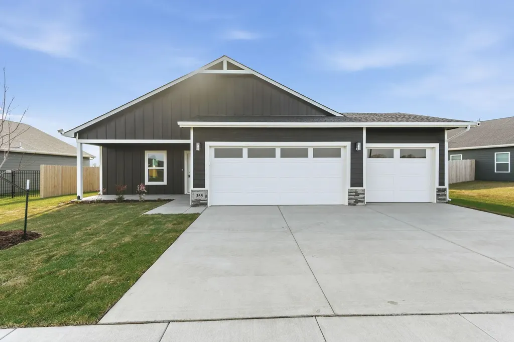 355 N Woodstone Street Derby KS 67037-7814