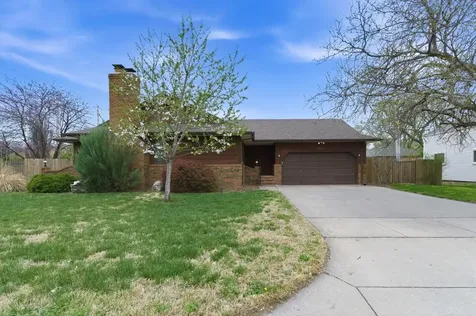 1933 N Pleasantview Circle Wichita KS 67203