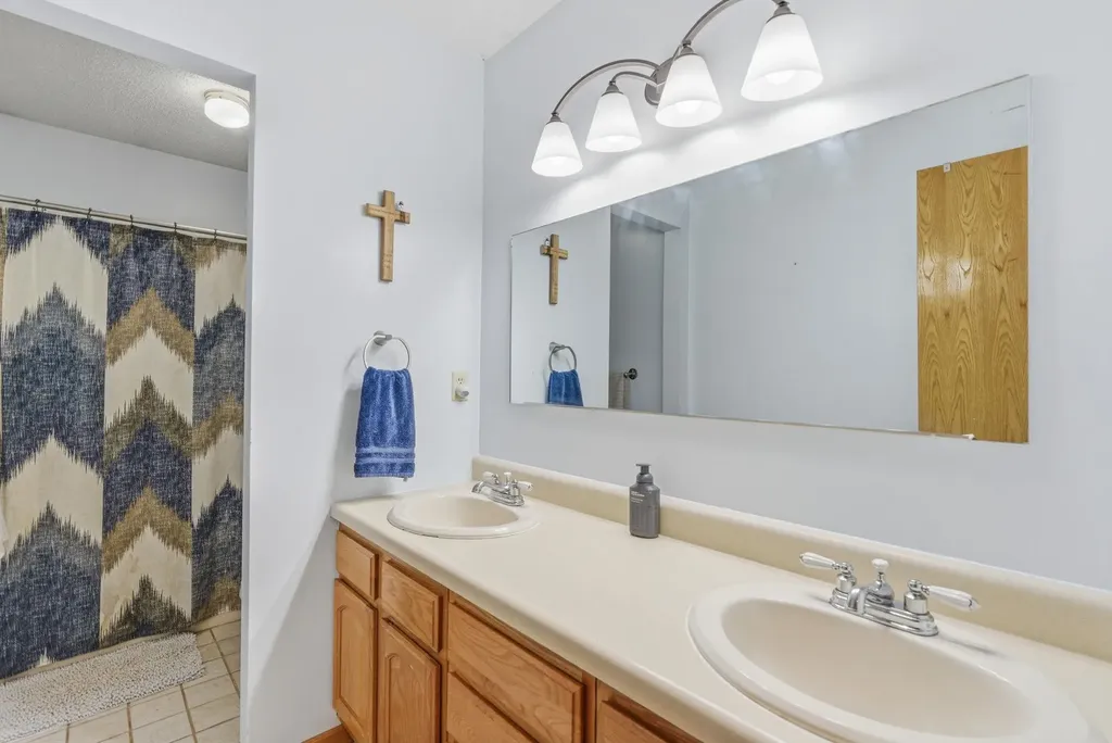 639 N Bluff Road Conway Springs KS 67031