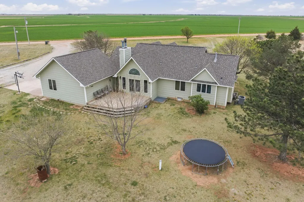 639 N Bluff Road Conway Springs KS 67031