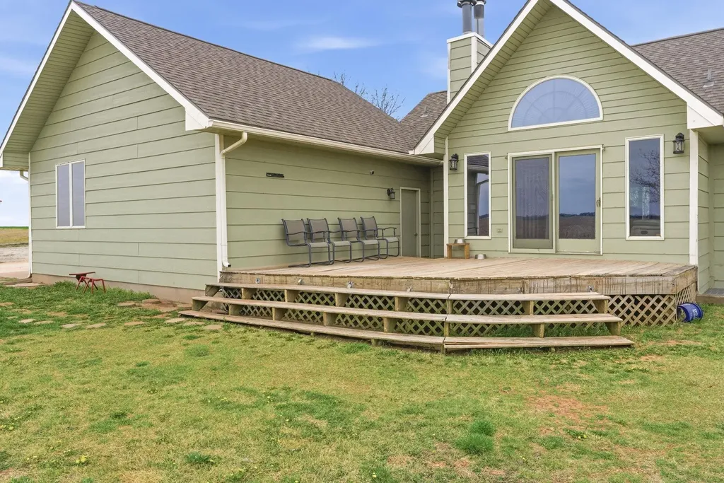 639 N Bluff Road Conway Springs KS 67031
