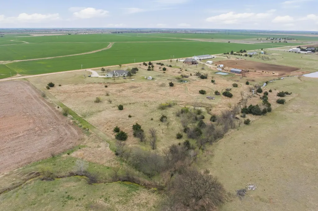 639 N Bluff Road Conway Springs KS 67031